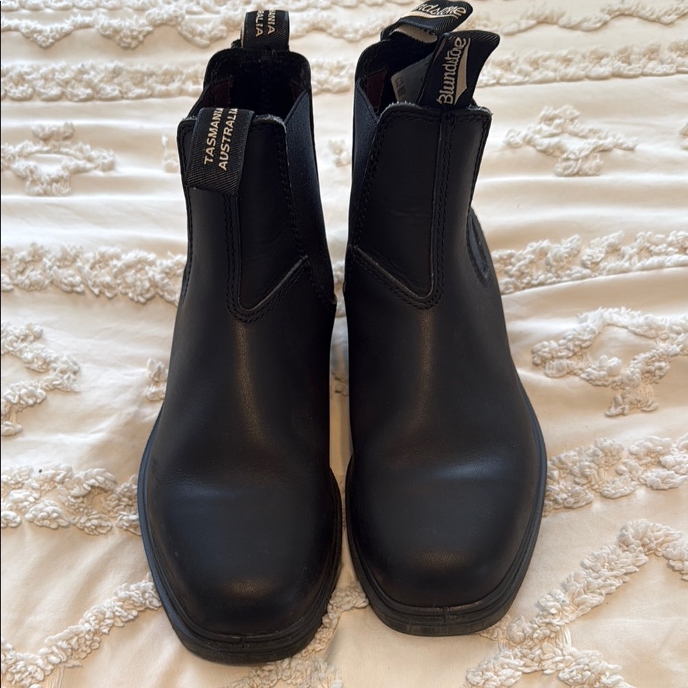Blundstone Black Ankle Boots with Elastic Panels